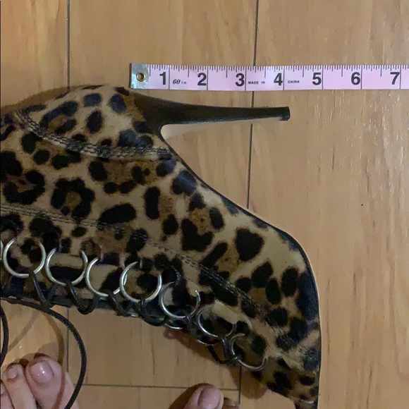 Brian Atwood leopard peep toe heeled bootie 40 - Picture 6 of 6